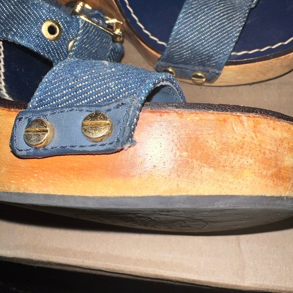 Tory Burch Navy Denim Wedges with Gold Buckle - Picture 6 of 7